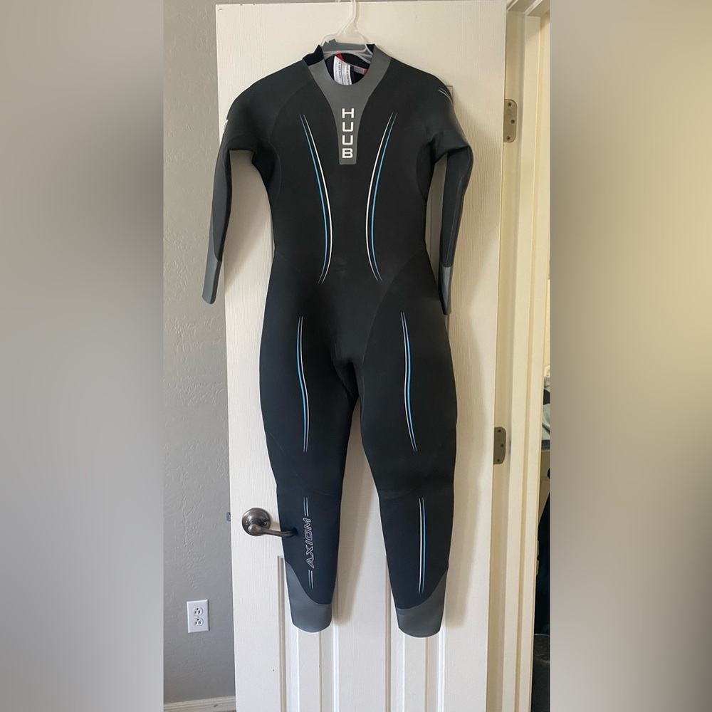 Women’s Huub wetsuit. Only worn a couples of times. Great condition.
